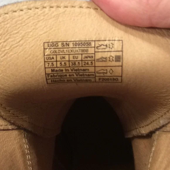 UGG Women Jaxon Brown Cuffed Shearling Bootie- 7.5 - Picture 6 of 16